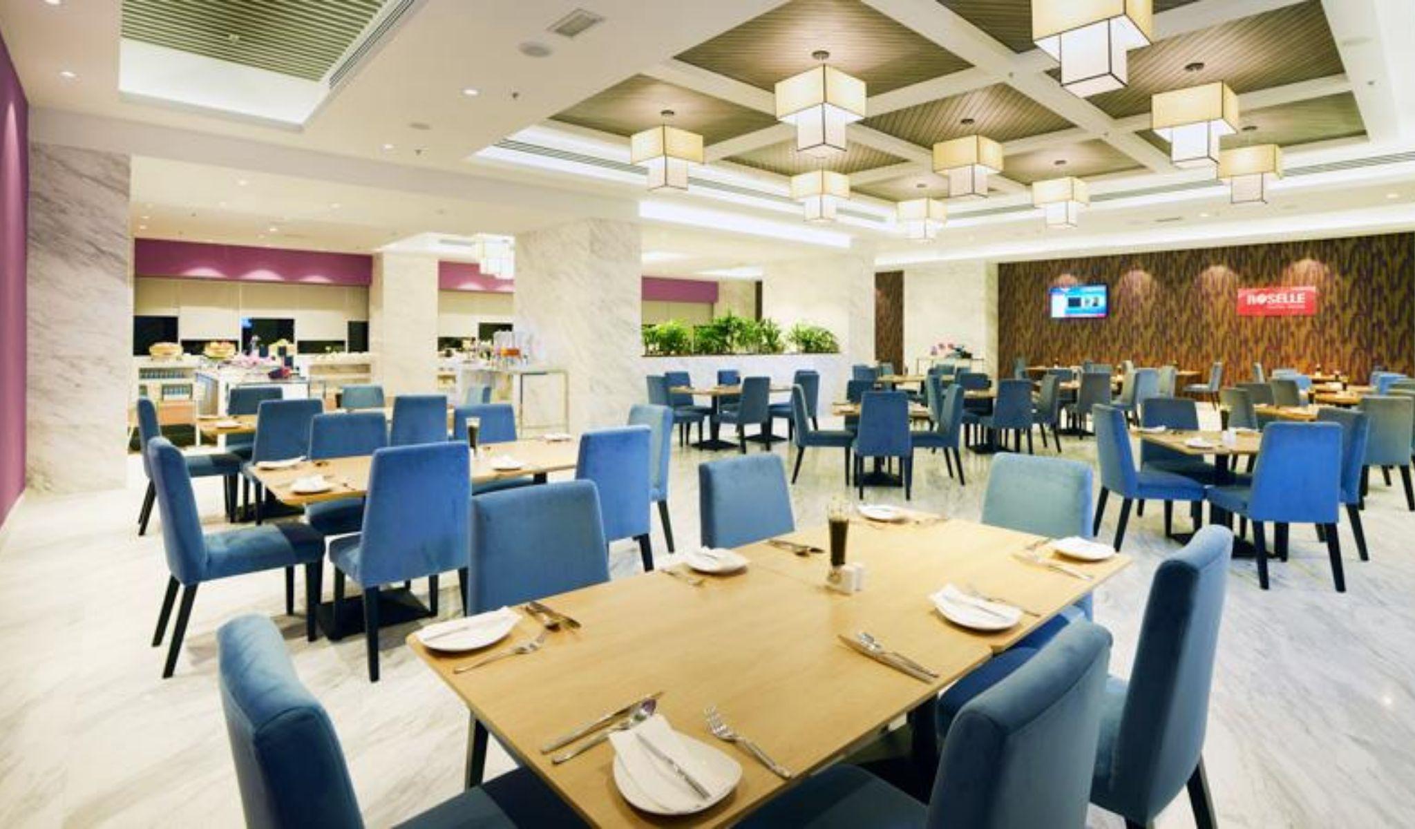 Lexis Suites Penang Bayan Lepas Dış mekan fotoğraf The restaurant