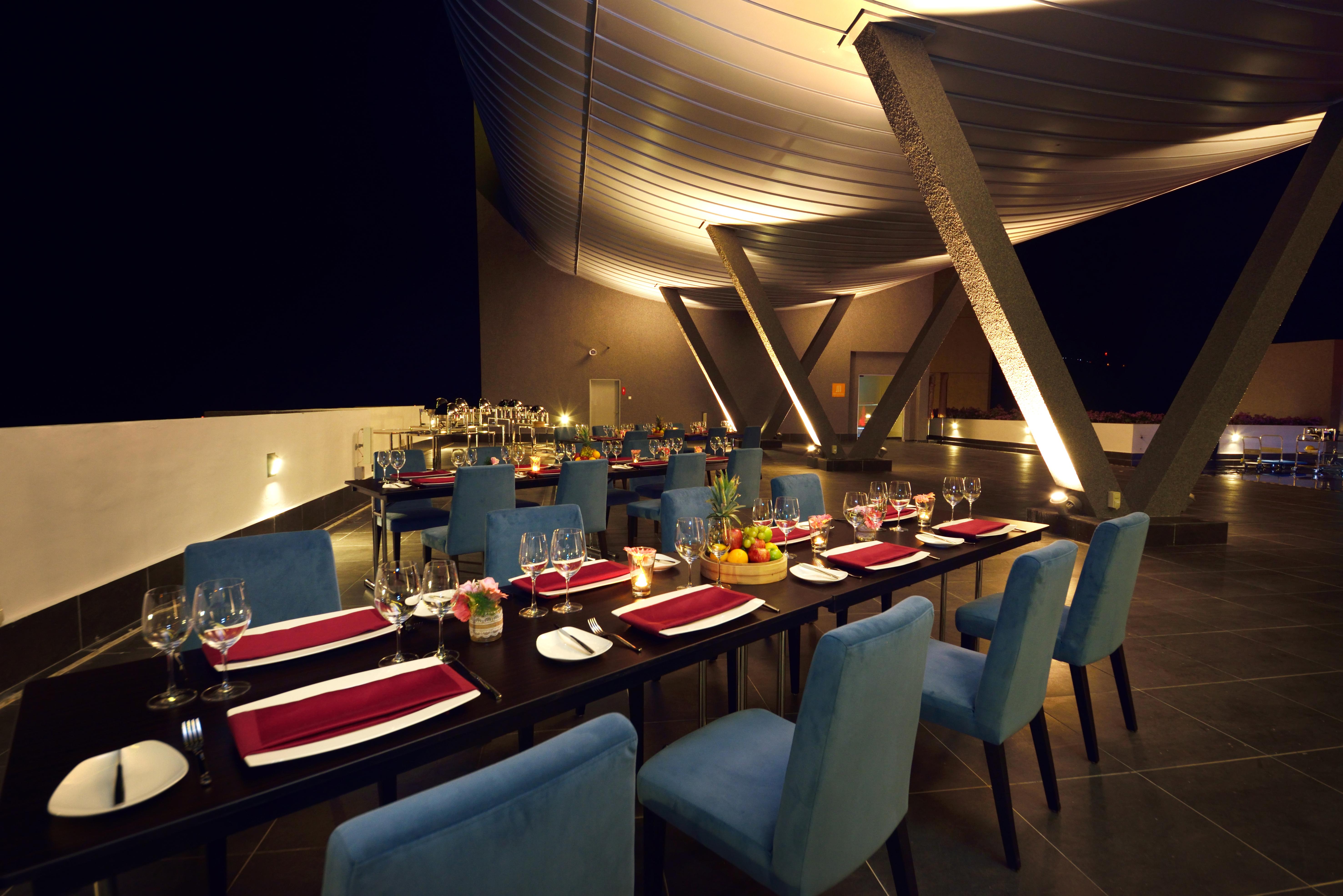 Lexis Suites Penang Bayan Lepas Dış mekan fotoğraf The Deck
