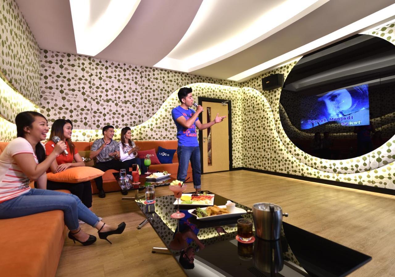Lexis Suites Penang Bayan Lepas Dış mekan fotoğraf A karaoke box in Shanghai, China